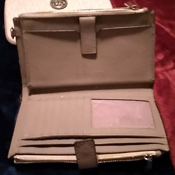 Wallet - Picture 2 of 3